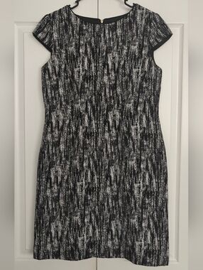 Tahari Classic Black & White Cap-Sleeve Sheath Dress, Size 10
